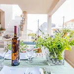 Appartement Modern Flat With Partial View