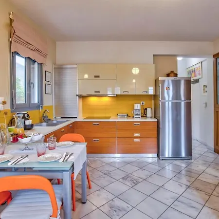 Modern Flat With Partial View