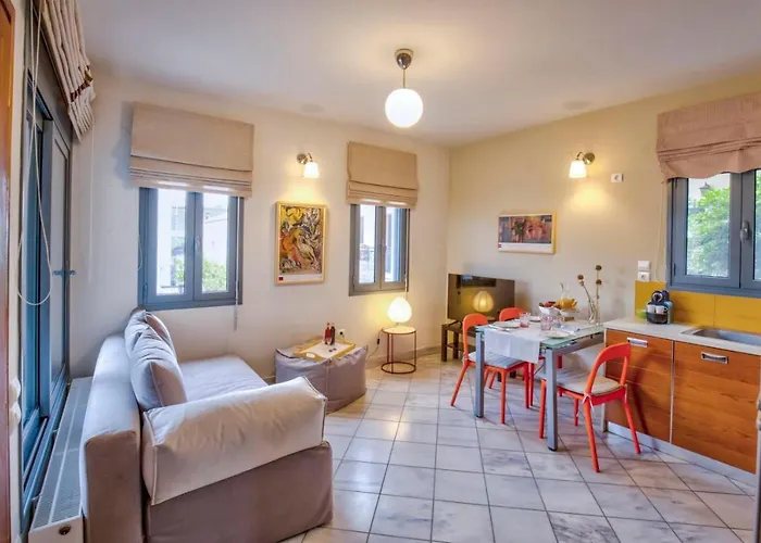 Modern Flat With Partial View *